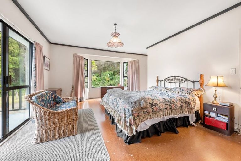 Photo of property in 117 Sweetacres Drive, Belmont, Lower Hutt, 5010