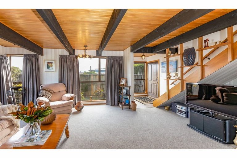 Photo of property in 410b Marine Parade, South New Brighton, Christchurch, 8062