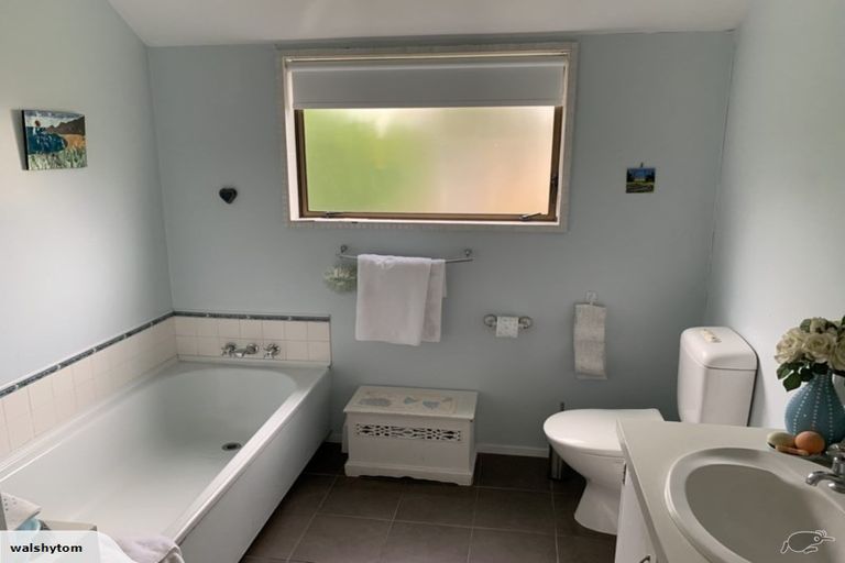 Photo of property in 8 Burma Road, Khandallah, Wellington, 6035