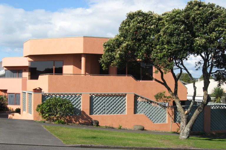 Photo of property in 2/5 Richmond Street, Fitzroy, New Plymouth, 4312