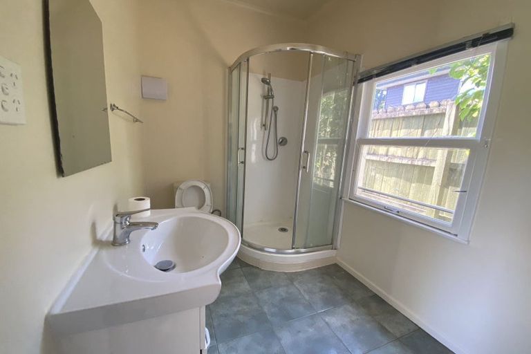 Photo of property in 14 Lincoln Road, Henderson, Auckland, 0610