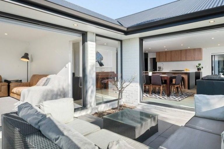 Photo of property in 18 Charlotte Drive, Omokoroa, 3114