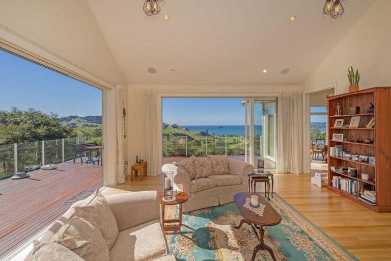 Photo of property in 102 Centennial Drive, Whitianga, 3510