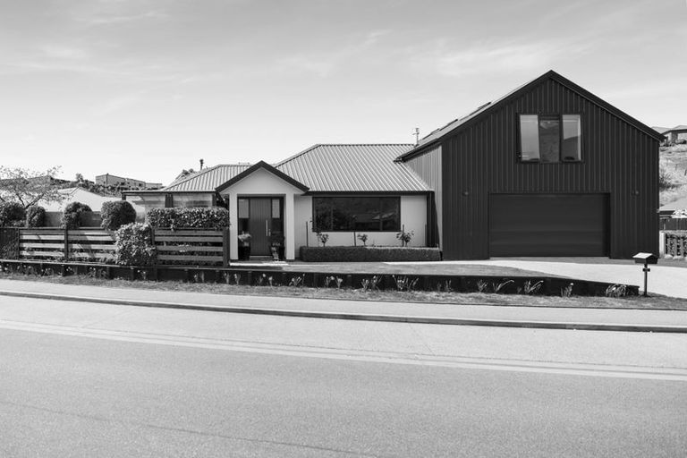 Photo of property in 3 Ashenhurst Way, Lower Shotover, Queenstown, 9304