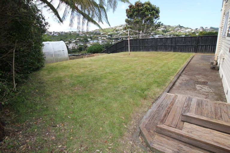 Photo of property in 28 Bassett Road, Johnsonville, Wellington, 6037