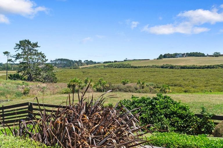 Photo of property in 28 Capriole Crescent, Kingseat, Papakura, 2580