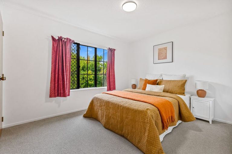 Photo of property in 96a Sturges Road, Henderson, Auckland, 0612