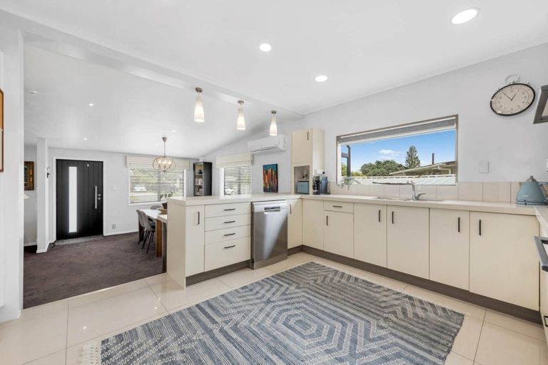 Photo of property in 10 Fourth View Avenue, Beachlands, Auckland, 2018