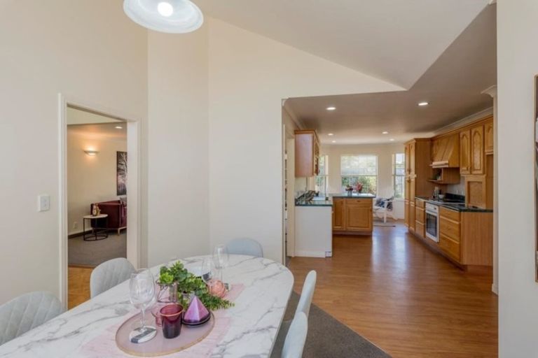 Photo of property in 12 Marewa Place, Waikanae Beach, Waikanae, 5036