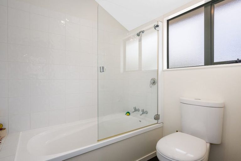 Photo of property in 138 Woodman Drive, Tawa, Wellington, 5028