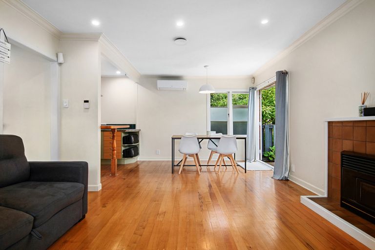 Photo of property in 1/32 Willerton Avenue, New Lynn, Auckland, 0600