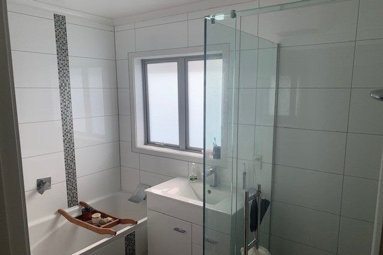 Photo of property in 35 Motukaraka Point, Pauatahanui, Porirua, 5381