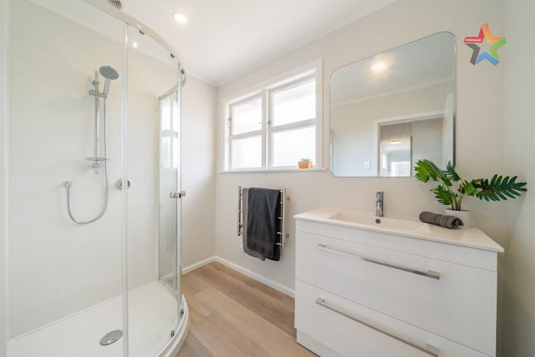 Photo of property in 41 Holyoake Crescent, Avalon, Lower Hutt, 5011