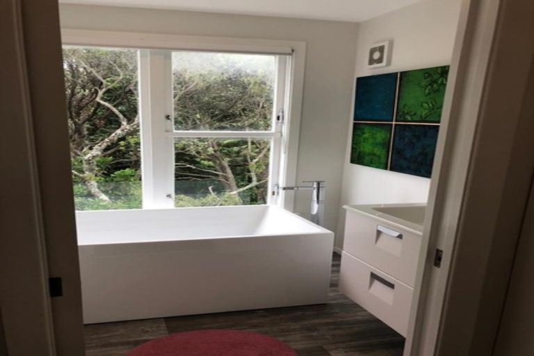 Photo of property in 24 Ngaumatau Road, Point Howard, Lower Hutt, 5013