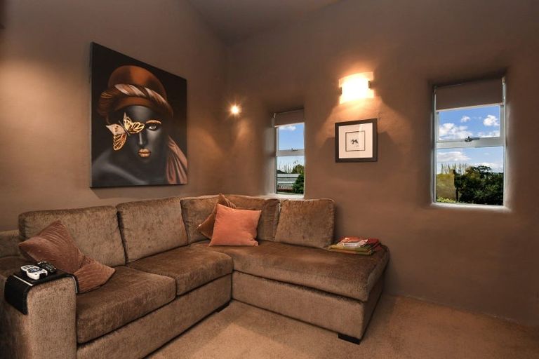 Photo of property in 30 Babina Avenue, Kumeu, 0810