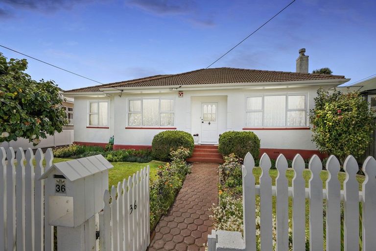 Photo of property in 36 Parkvale Road, Karori, Wellington, 6012