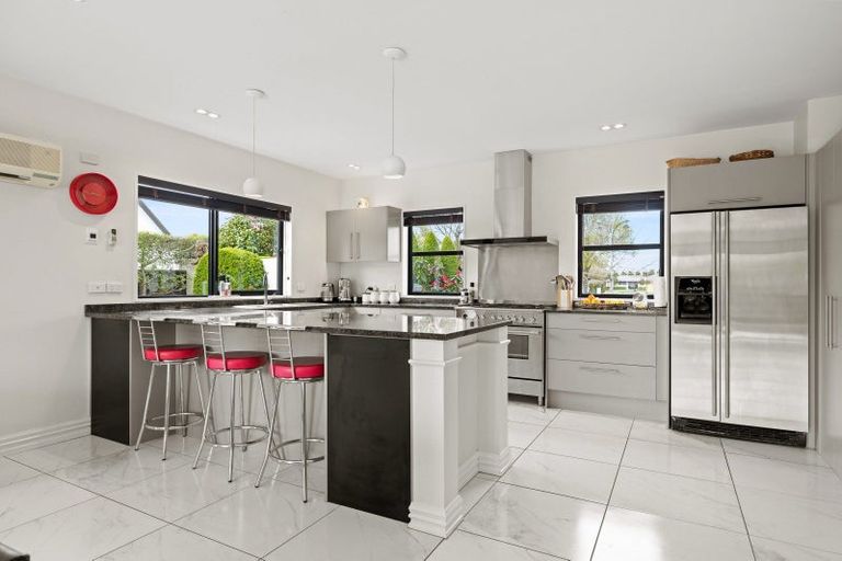 Photo of property in 51 Lewisham Park, St Albans, Christchurch, 8052