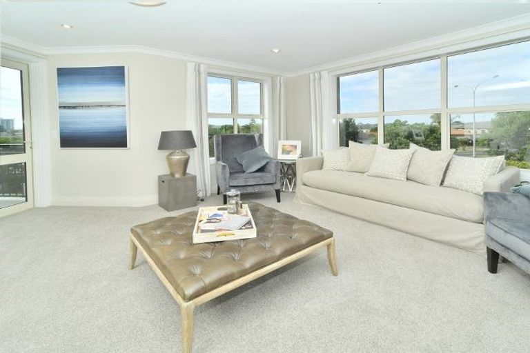 Photo of property in 98b/30 Ambassador Glade, Orewa, 0931