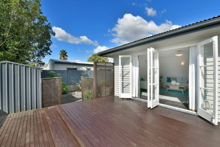 Photo of property in 73a Awaroa Road, Helensville, 0800