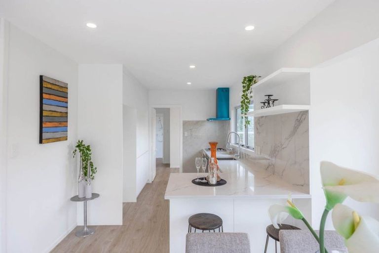 Photo of property in 1/11 Corunna Road, Milford, Auckland, 0620