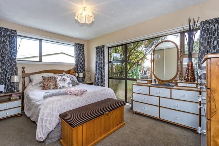 Photo of property in 29 Denise Crescent, Hornby, Christchurch, 8042