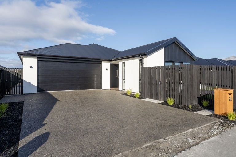 Photo of property in 21 Brooklands Street, Burwood, Christchurch, 8083