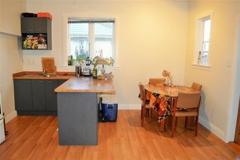 Photo of property in 39 Trent Street, Island Bay, Wellington, 6023