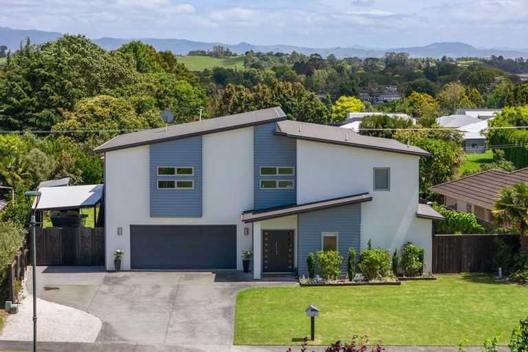 Photo of property in 12 Haden Place, Omokoroa, 3114