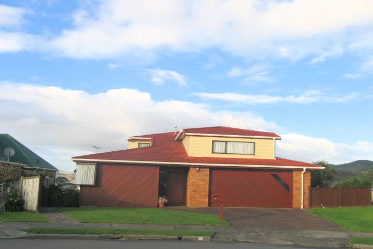 Photo of property in 25 Ordley Grove, Tawa, Wellington, 5028