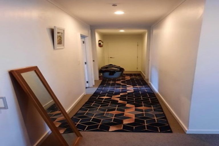 Photo of property in 1 Sunstone Crescent, Brown Owl, Upper Hutt, 5018