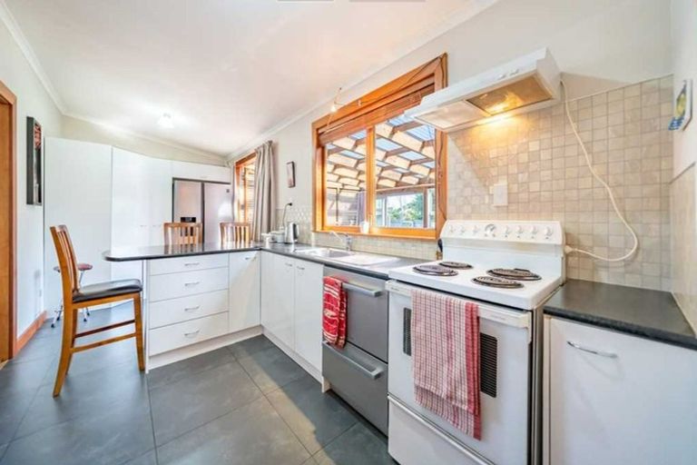 Photo of property in 25 Awamutu Grove, Waiwhetu, Lower Hutt, 5010