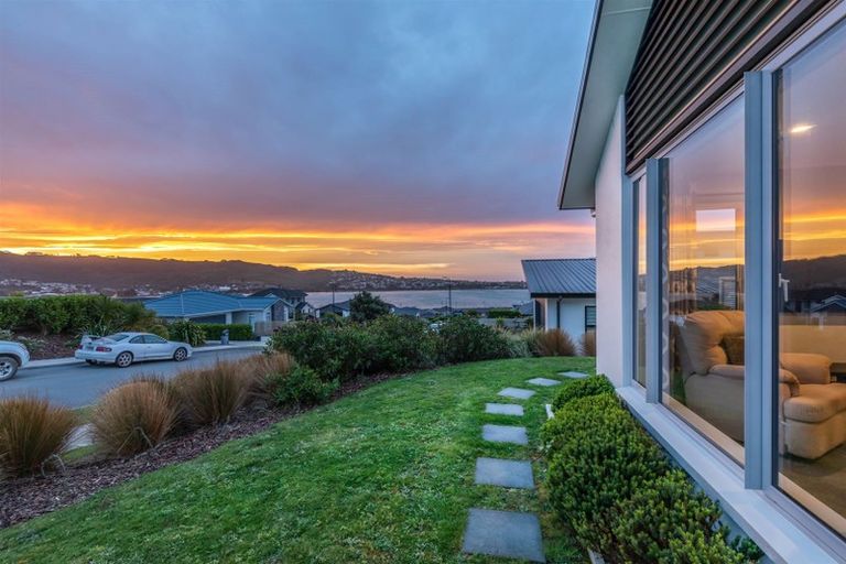 Photo of property in 15 Ken Douglas Drive, Aotea, Porirua, 5024