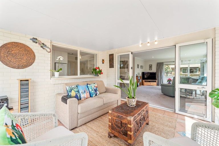 Photo of property in 39 Lakeside Drive, Orewa, 0931
