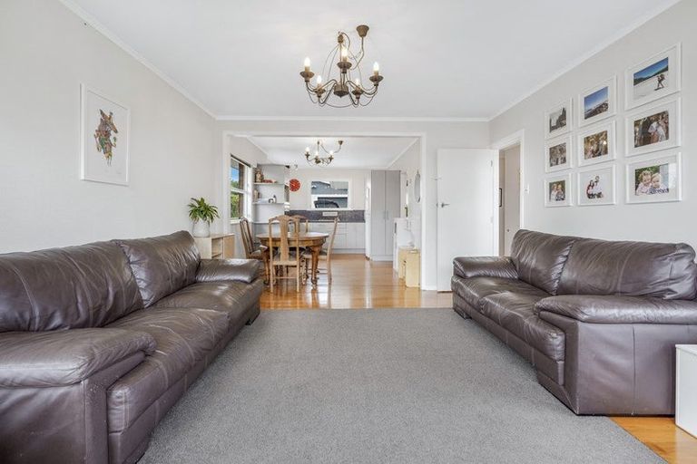 Photo of property in 17 Hamblyn Crescent, Nawton, Hamilton, 3200