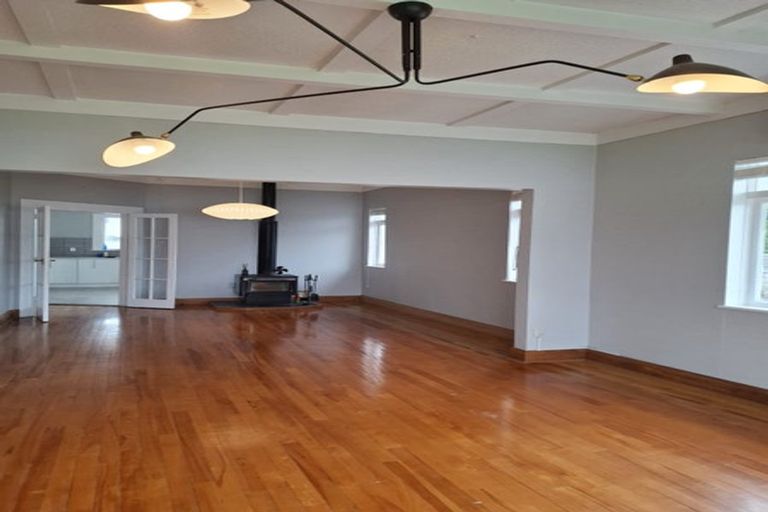 Photo of property in 1/12 Golf Road, New Lynn, Auckland, 0600