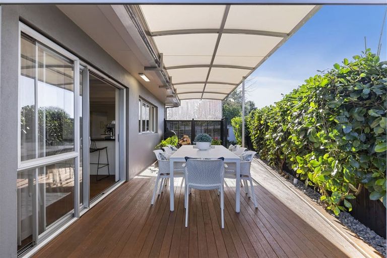 Photo of property in 10 Sanctuary Point, Sunnyhills, Auckland, 2010