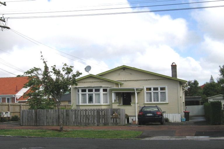 Photo of property in 28 Formby Avenue, Point Chevalier, Auckland, 1022