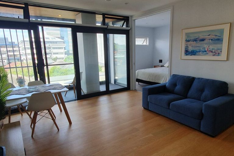 Photo of property in Frank Sargeson Apts, 204/80 Anzac Street, Takapuna, Auckland, 0622