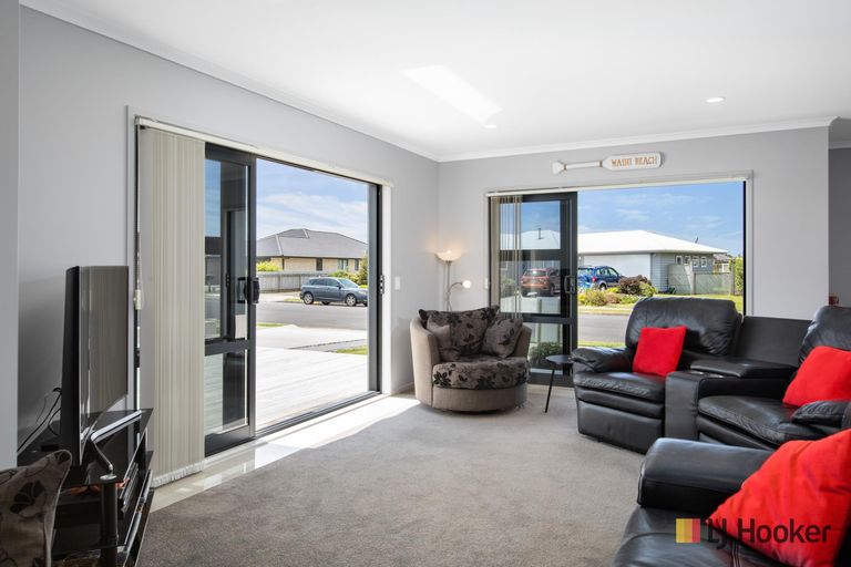 Photo of property in 19 Reel Road, Athenree, Waihi Beach, 3611