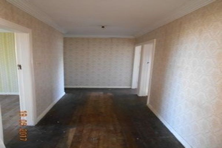 Photo of property in 202 Miromiro Road, Normandale, Lower Hutt, 5010