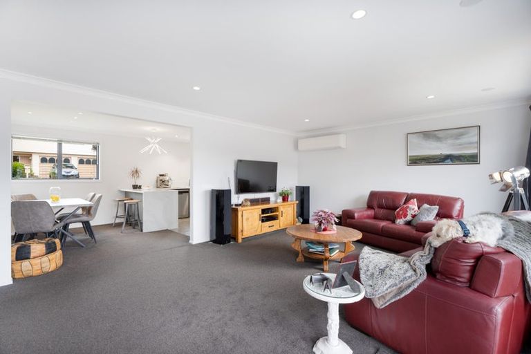 Photo of property in 4 Langwell Place, Papakowhai, Porirua, 5024