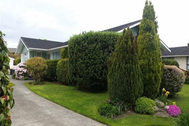 Photo of property in 8 Glenavon Place, Ilam, Christchurch, 8041