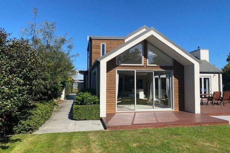 Photo of property in 177 Weston Road, St Albans, Christchurch, 8052