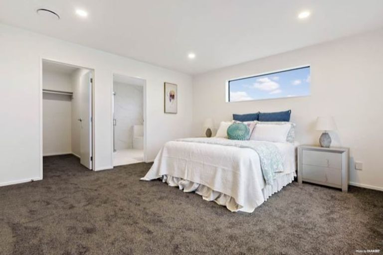Photo of property in 2 Fjord Way, Karaka, Papakura, 2113