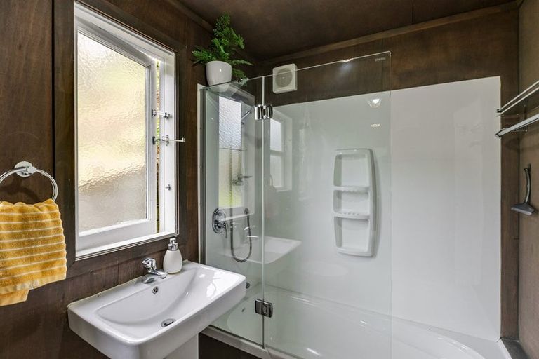 Photo of property in 97 Renown Road, Raumati South, Paraparaumu, 5032