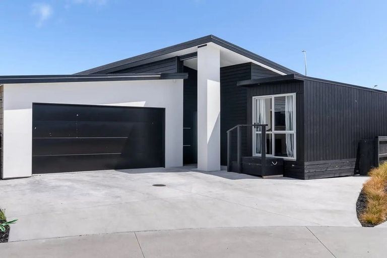 Photo of property in 3 Royal Crescent, Papamoa, 3118