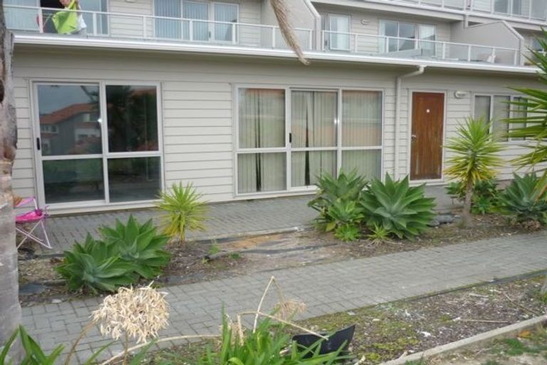 Photo of property in Santa Rosa, 3/340 Gulf Harbour Drive, Gulf Harbour, Whangaparaoa, 0930