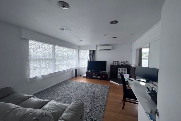 Photo of property in 18 Juniper Road, Sunnynook, Auckland, 0620