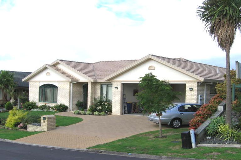 Photo of property in 8 Amesbury Rise, Henderson, Auckland, 0612