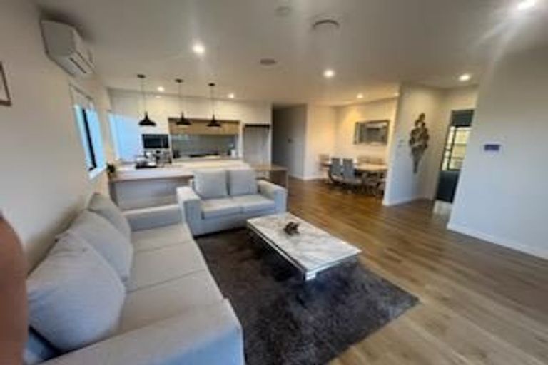 Photo of property in 41 Farranfore Road, Opaheke, Papakura, 2113